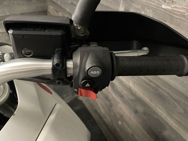 moto-guzzi - stelvio-1200-8v-abs