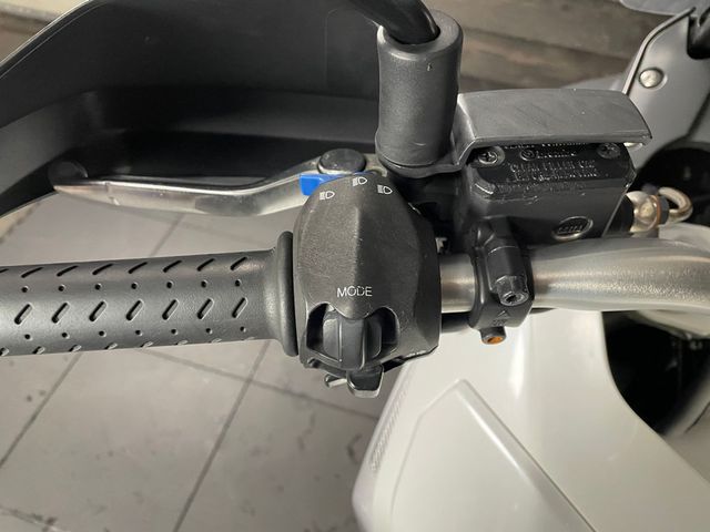 moto-guzzi - stelvio-1200-8v-abs