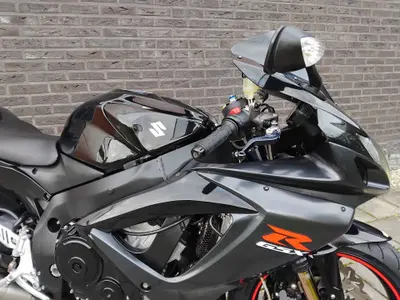 SUZUKI GSX-R 750 – foto 3