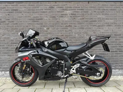 SUZUKI GSX-R 750 – foto 2