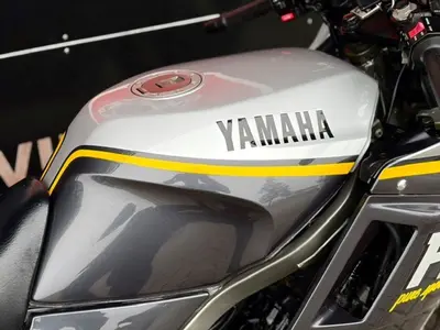 YAMAHA FZ 750 – foto 4