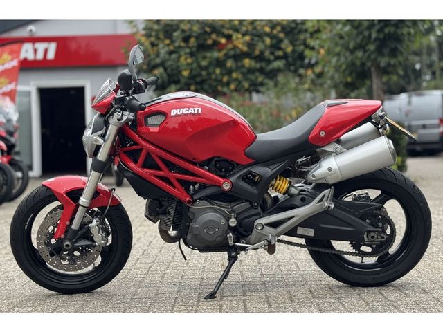 ducati - m-696