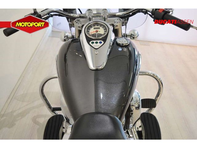 kawasaki - vn-900-classic
