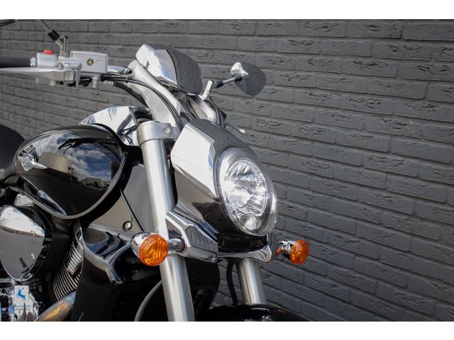 suzuki - m-1800-r-intruder
