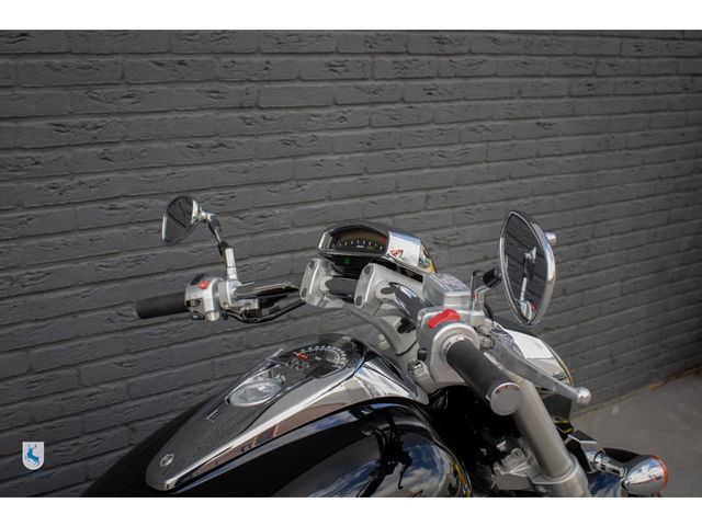 suzuki - m-1800-r-intruder