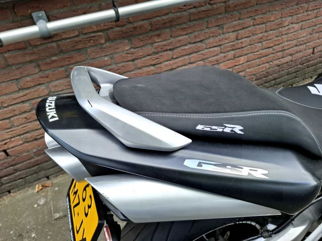 suzuki - gsr-600