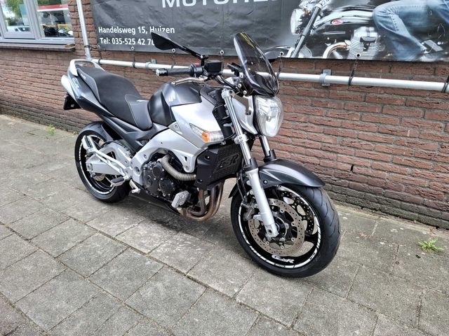 suzuki - gsr-600