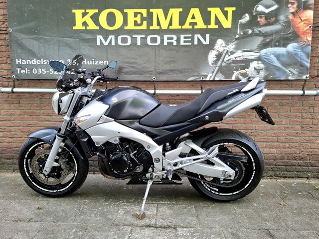 suzuki - gsr-600