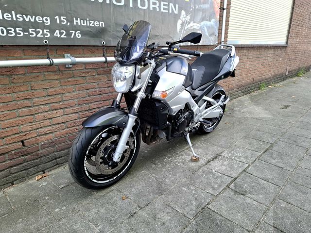 suzuki - gsr-600