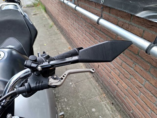 suzuki - gsr-600