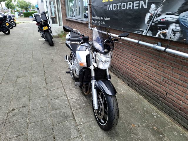suzuki - gsr-600