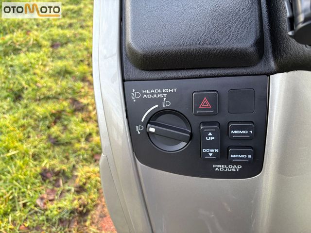 honda - gl-1800-goldwing-touring-deluxe