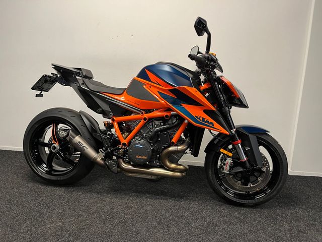 ktm - 1290-super-duke-r