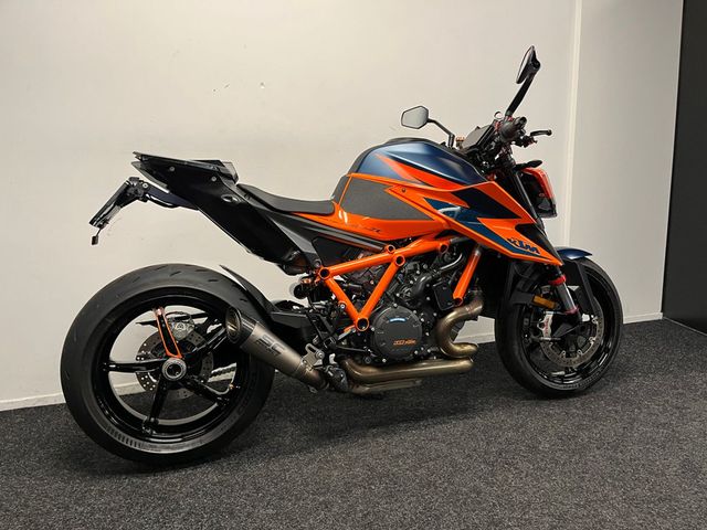ktm - 1290-super-duke-r