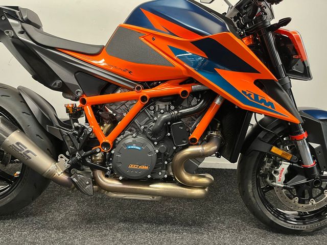 ktm - 1290-super-duke-r