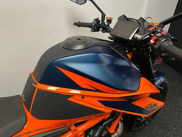 ktm - 1290-super-duke-r