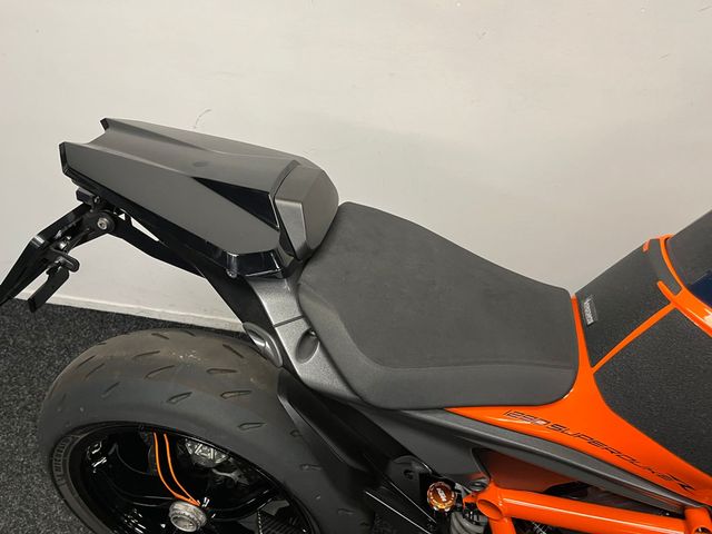 ktm - 1290-super-duke-r