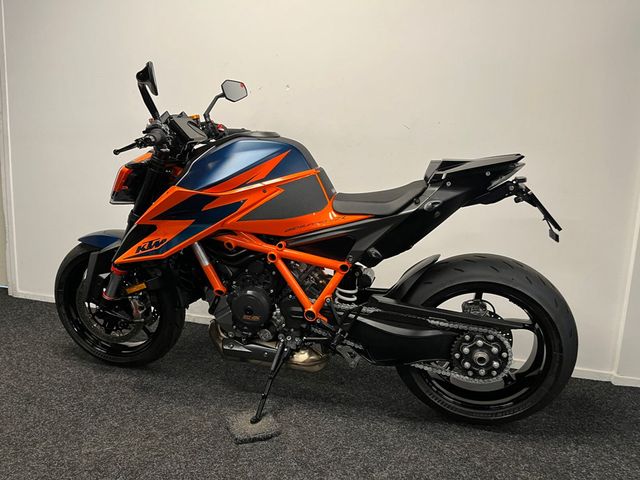 ktm - 1290-super-duke-r