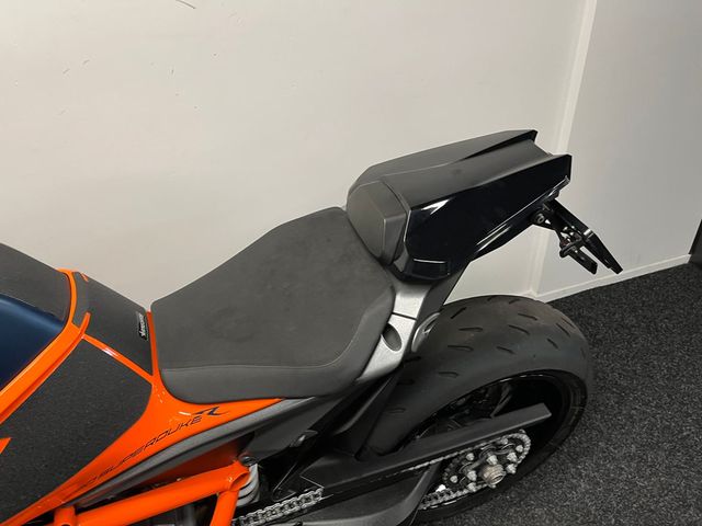 ktm - 1290-super-duke-r