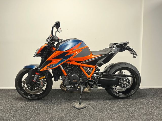 ktm - 1290-super-duke-r