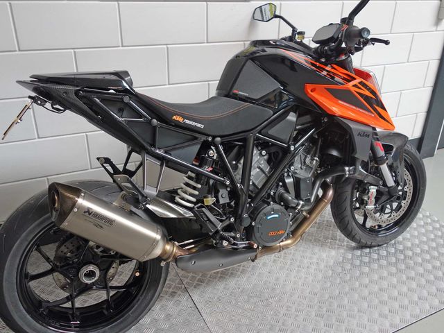 ktm - 1290-super-duke-r