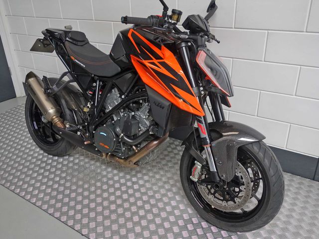 ktm - 1290-super-duke-r