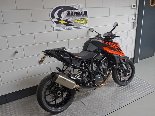 ktm - 1290-super-duke-r