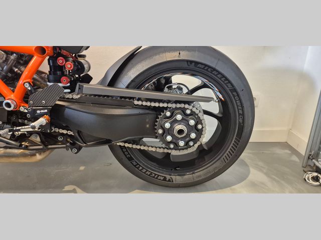ktm - 1290-super-duke-rr