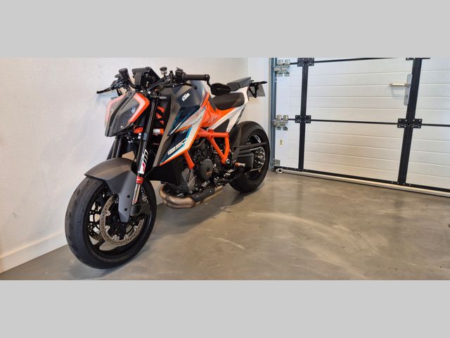 ktm - 1290-super-duke-rr