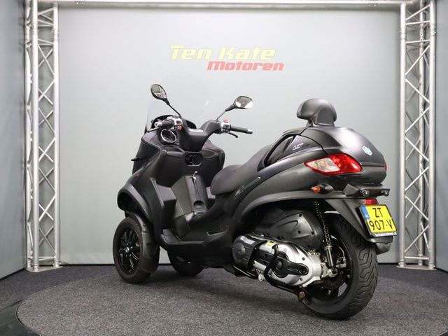 piaggio - mp3-400