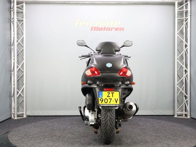 piaggio - mp3-400