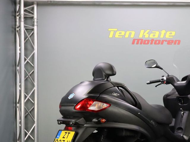 piaggio - mp3-400