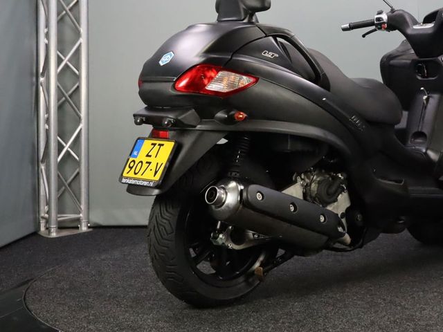 piaggio - mp3-400