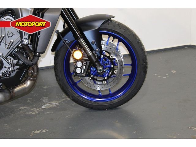 yamaha - mt-09-y-amt