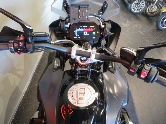 bmw - r-1250-gs-triple-black