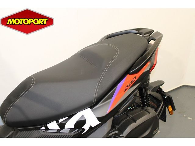 aprilia - sr-gt-200