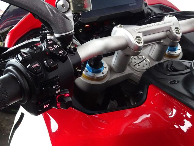 ducati - multistrada-v4-pikes-peak