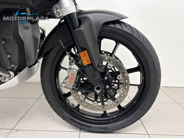 bmw - r-1300-gs-adventure