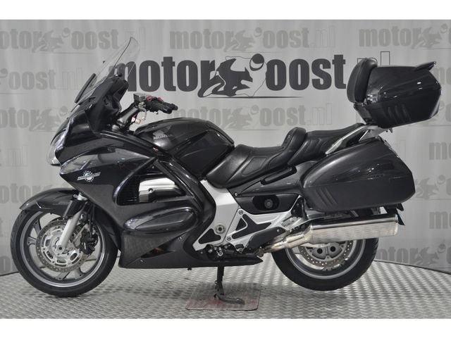 honda - st-1300-pan-european