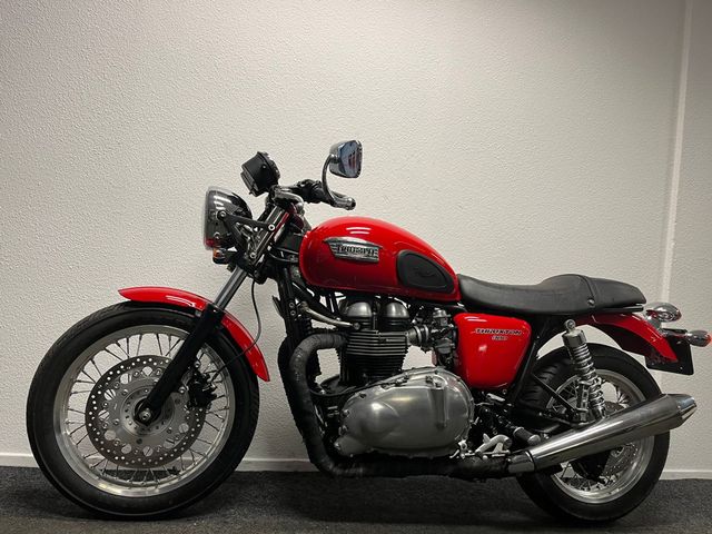 triumph - thruxton-900