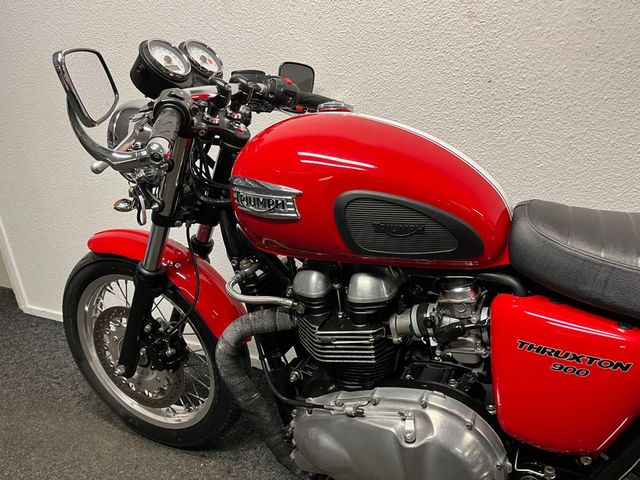 triumph - thruxton-900