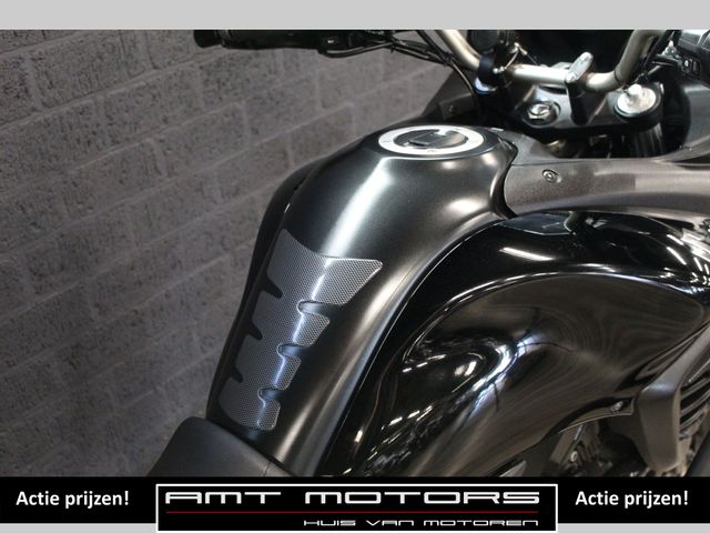suzuki - v-strom-650-a-black-rhino