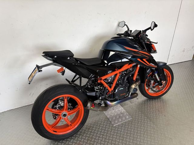 ktm - 1290-super-duke-r-evo