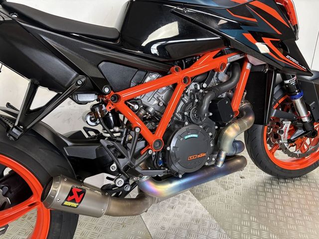 ktm - 1290-super-duke-r-evo