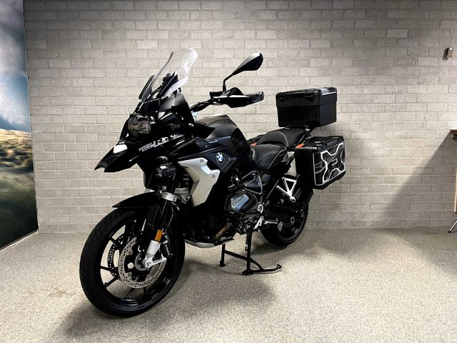 bmw - r-1250-gs-triple-black