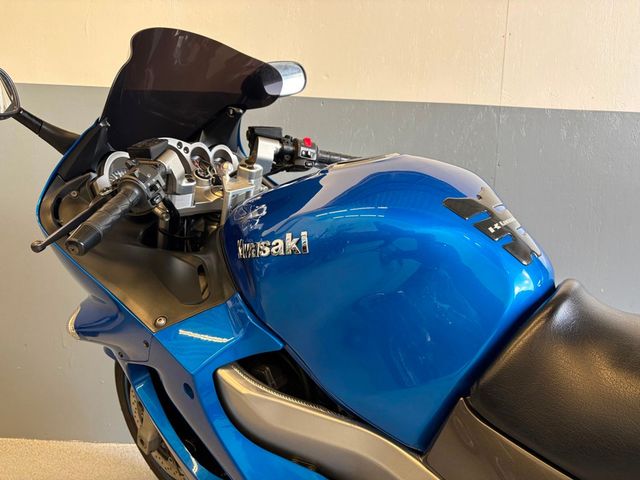kawasaki - zzr-1200