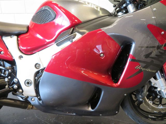 suzuki - gsx-r-1300-hayabusa