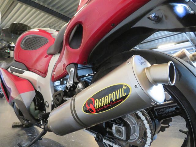 suzuki - gsx-r-1300-hayabusa