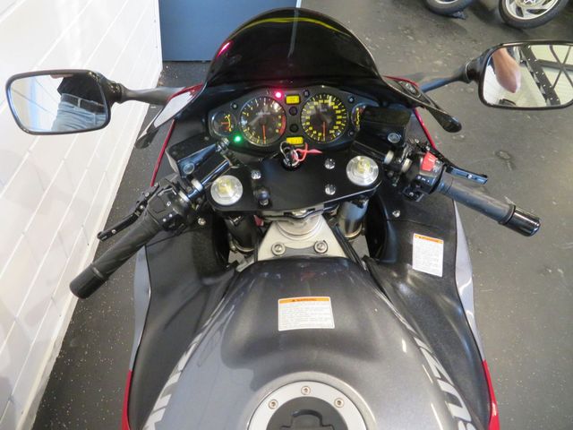 suzuki - gsx-r-1300-hayabusa