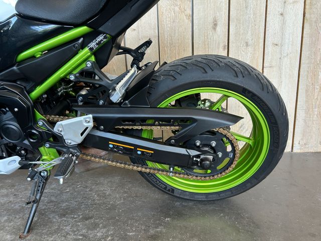 kawasaki - z900